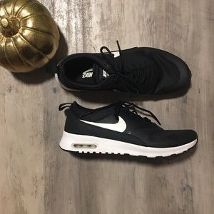 Nike Air Max Thea - size 10